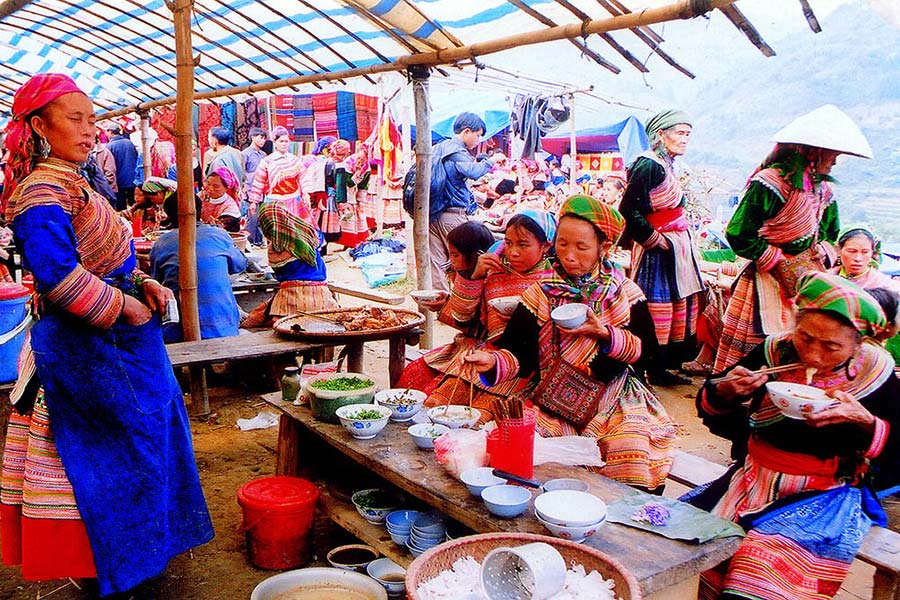 Start your group journey with Sapa’s lively glow